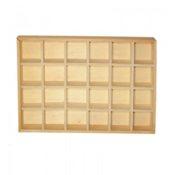 Caja de madera con compartimentos