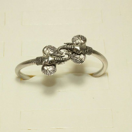 Expositor para pulseras rígidas con tapa y cierres