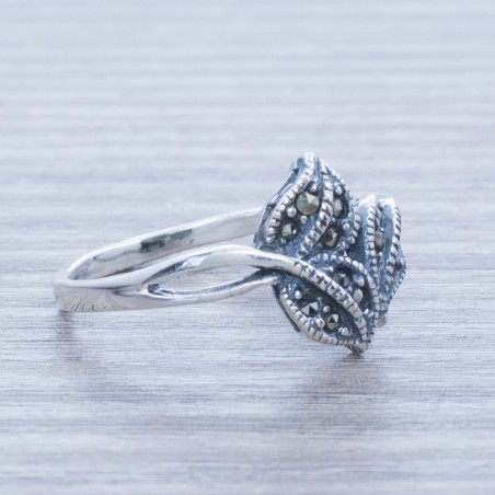 Anillo tres hojas con marquesita Plata de Ley 925