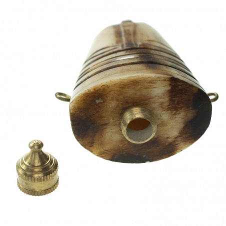 Colgante perfumero de hueso tallado