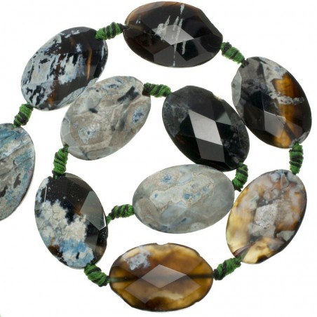 Jade Imperial oval facetado hilo verde