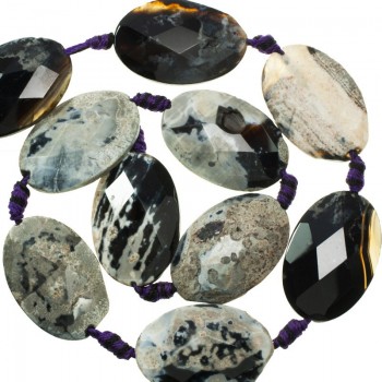 Jade Imperial oval facetado hilo verde