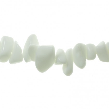 Tira de 90 cm de piedras irregulares Howlite