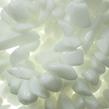 Tira de 90 cm de piedras irregulares Howlite