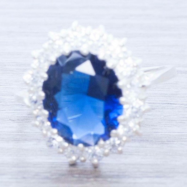Anillo con circonia oval Plata de Ley 925