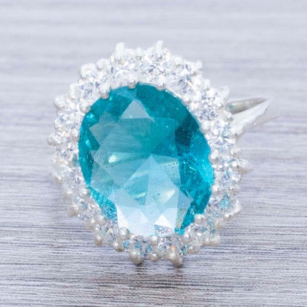 Anillo con circonia oval Plata de Ley 925