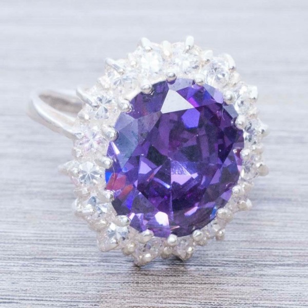 Anillo con circonia oval Plata de Ley 925